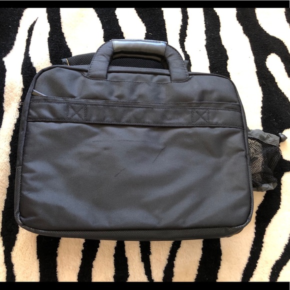 Targus Laptop Bag - Picture 6 of 8